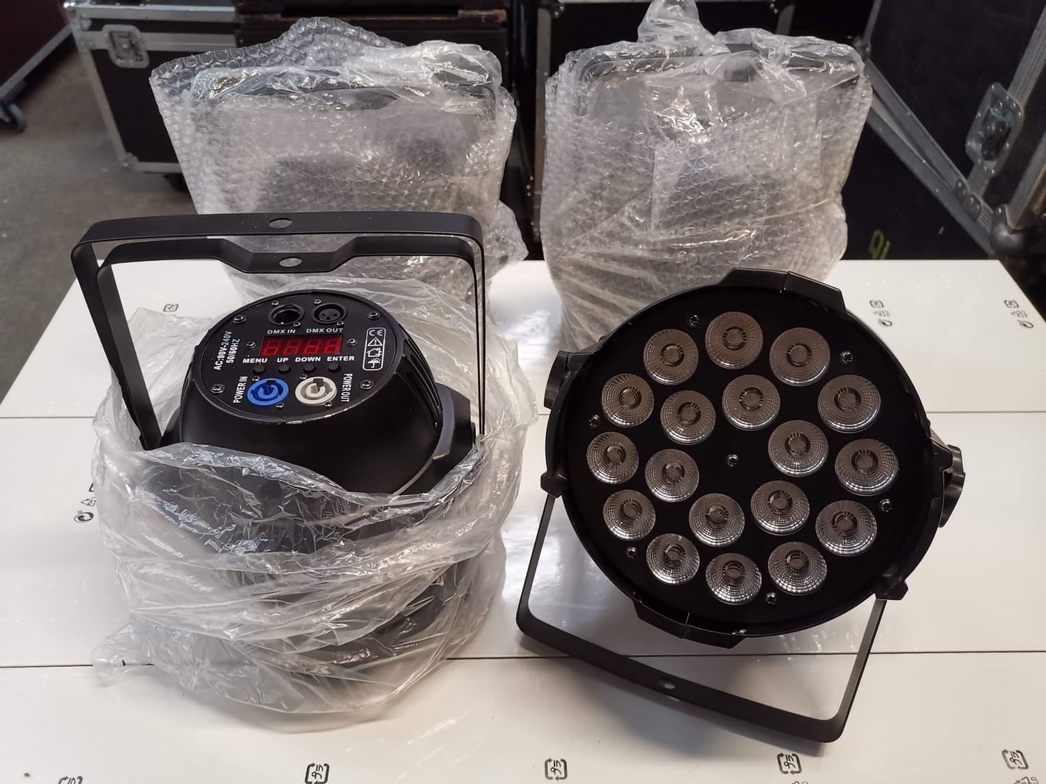 Lot de 4x PAR LED plat 18 LEDs