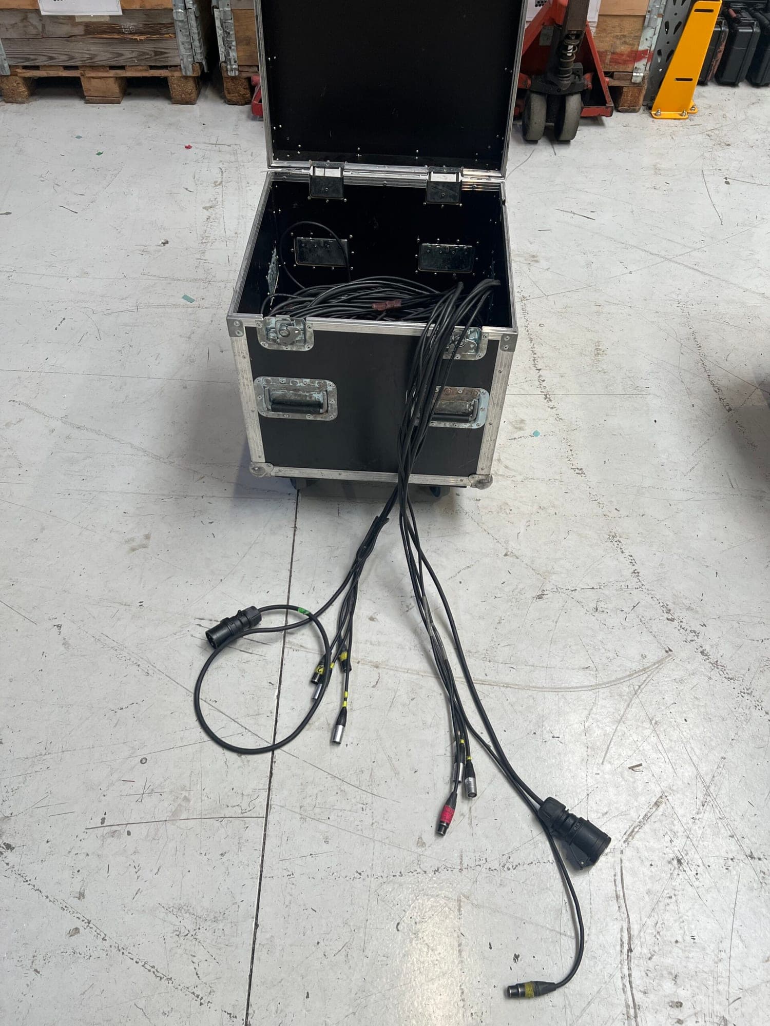 Multicable 50 m, CEE, with flightcase