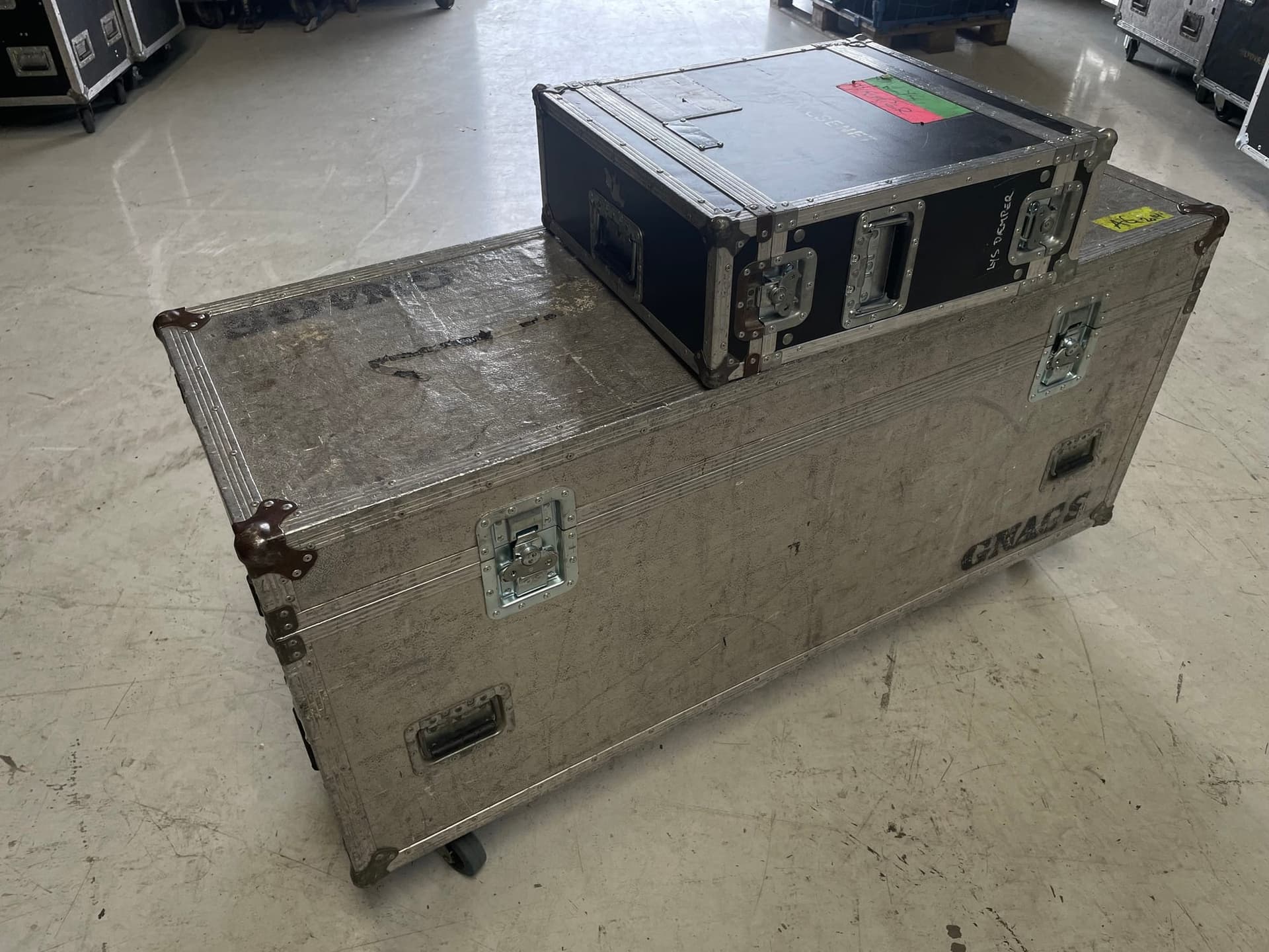 Fresnel & par cans package