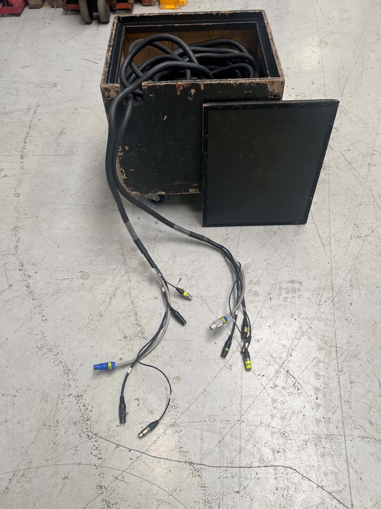 Multicable 50 m, powerCON, with flightcase