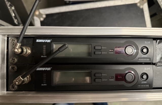 Lot of 2x Shure SLX4 wireless microphone systems